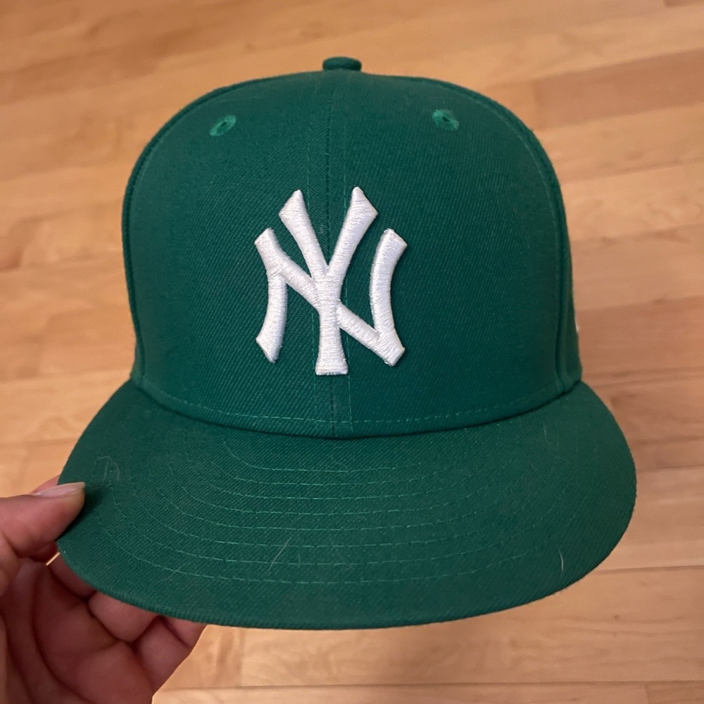 Yankees green hat